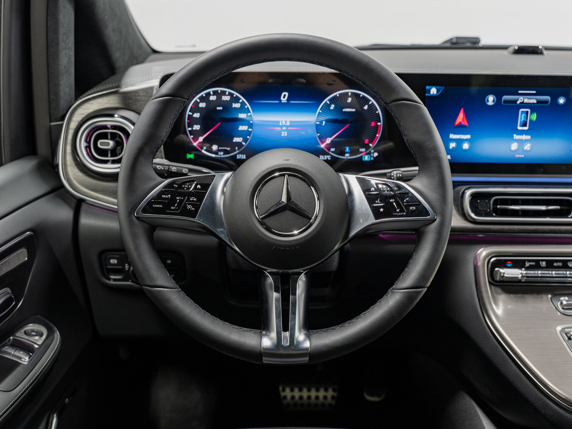 Автомобиль Mercedes-Benz V-Класс 300 d длинный 2.0d AT (237 л.с.) 4WD - 16