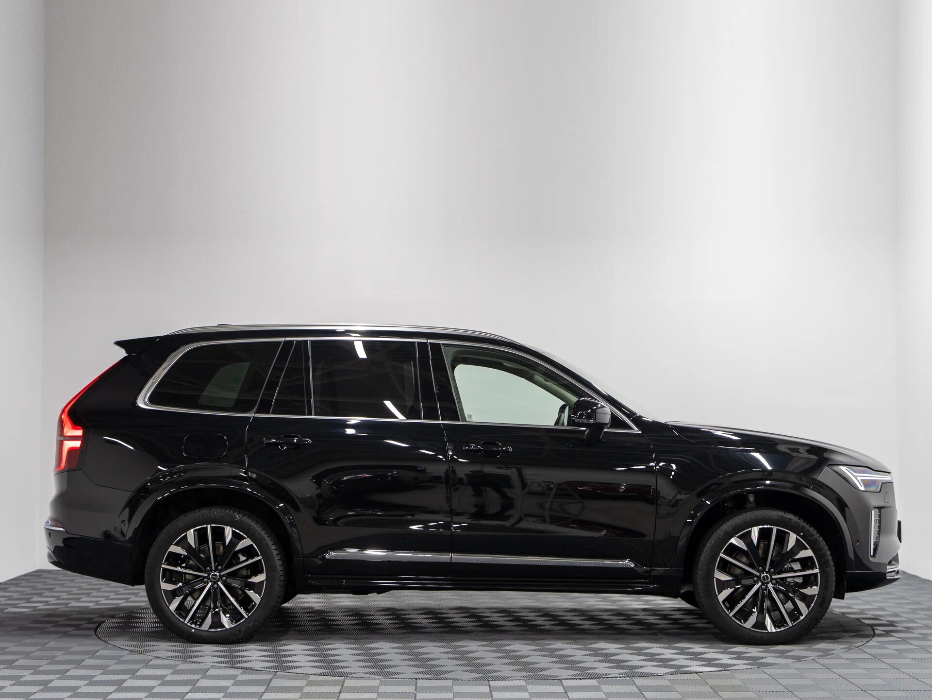 Автомобиль Volvo XC90 T8 2.0hyb AT (455 л.с.) 4WD - 11