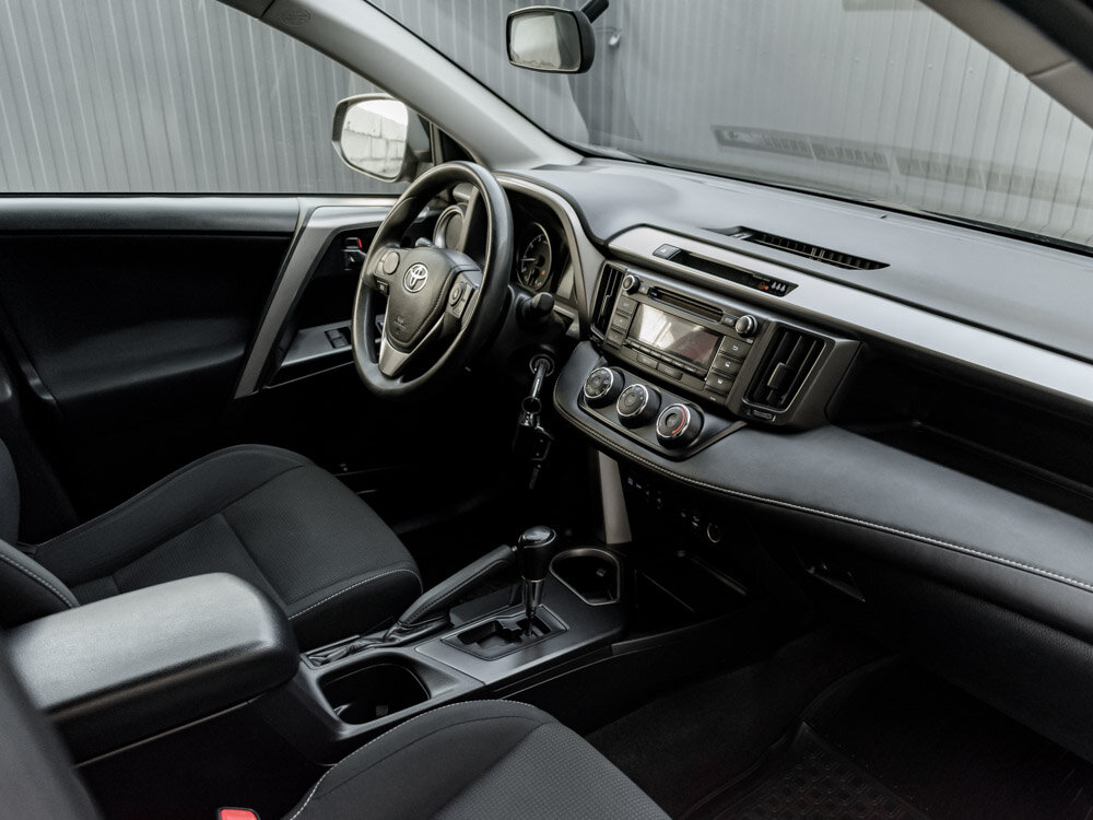 Купить Toyota RAV4 2.0 CVT (146 л.с.) 4WD, 2016 в Екатеренбурге