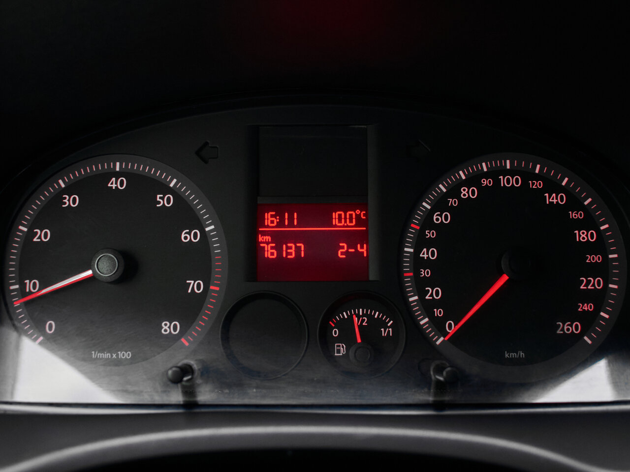 Купить Volkswagen Caddy 1.6 MT (102 л.с.), 2008 в Екатеренбурге