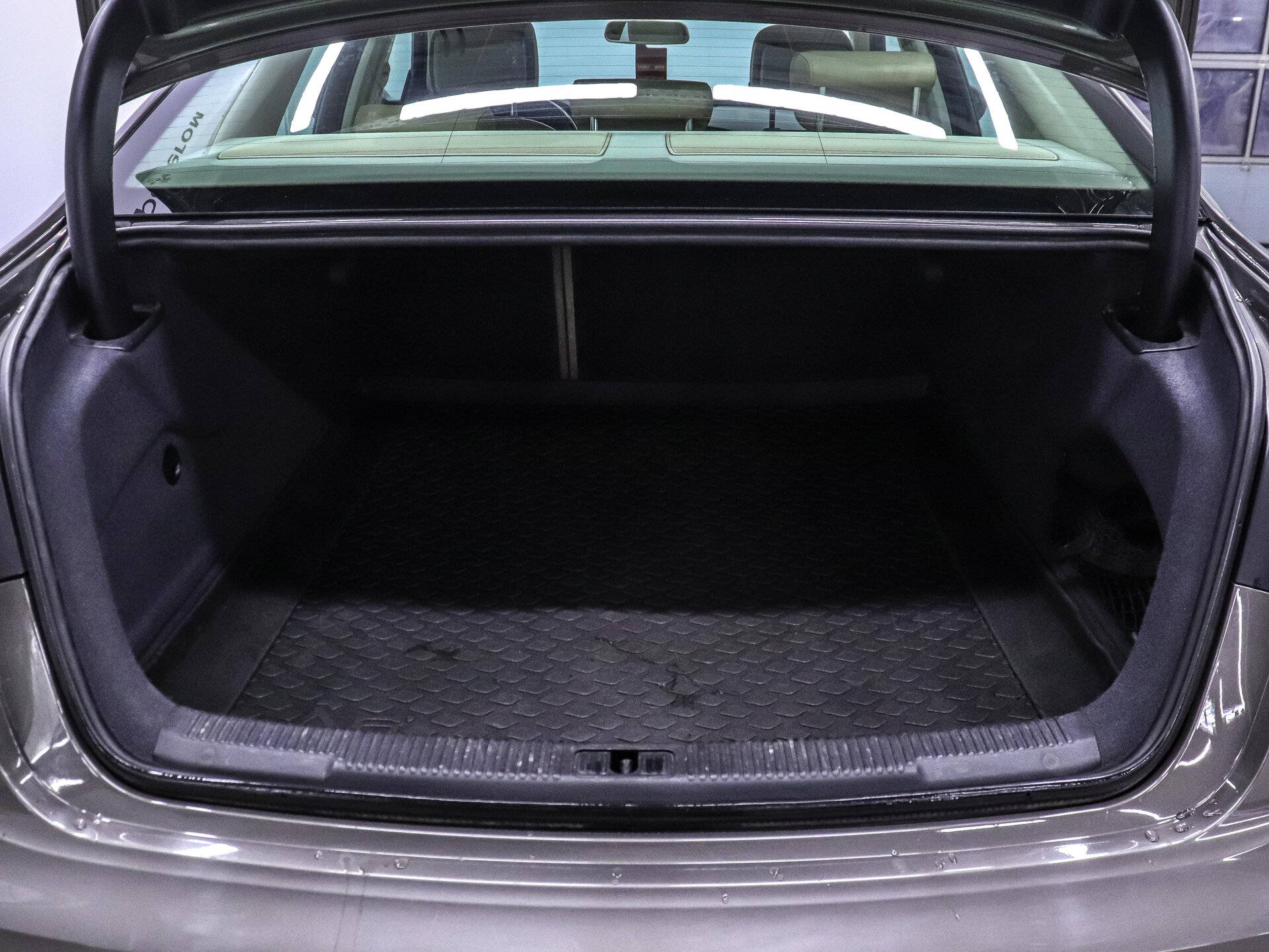 Audi A6 2011 32