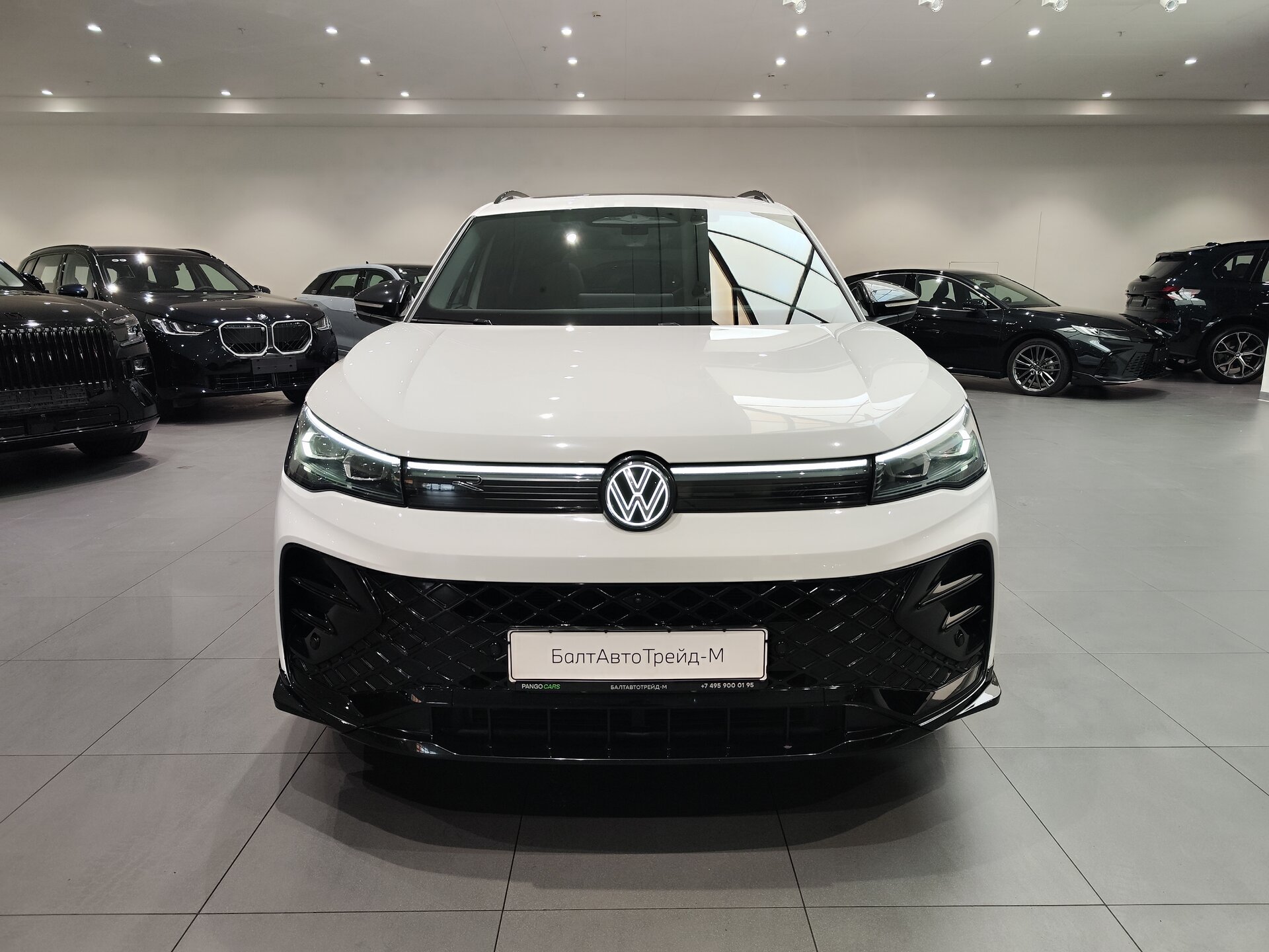 Автомобиль Volkswagen Tiguan L Pro 2.0 AMT (220 л.с.) 4WD - 2