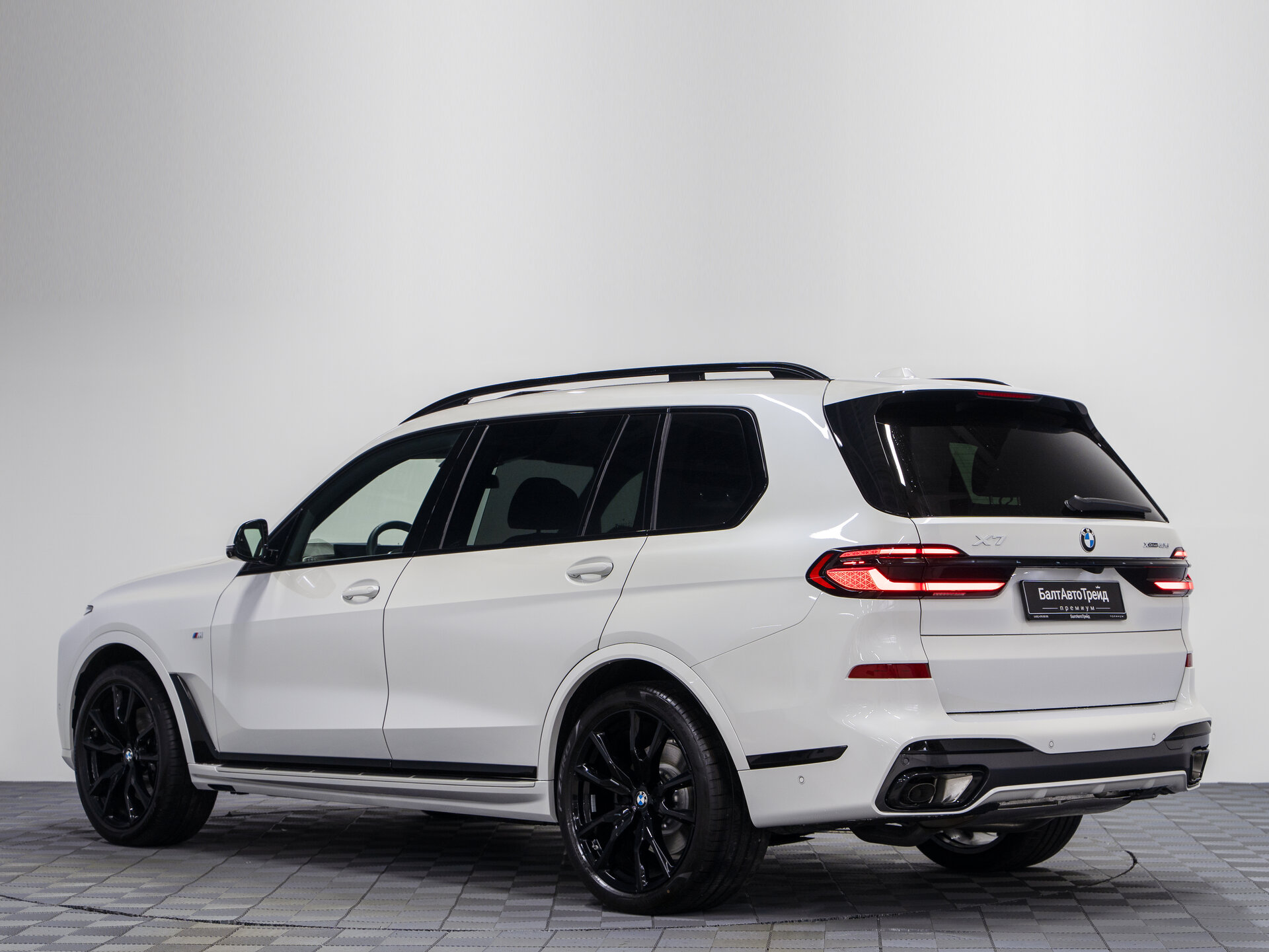Автомобиль BMW X7 40d 3.0d AT (340 л.с.) 4WD - 10