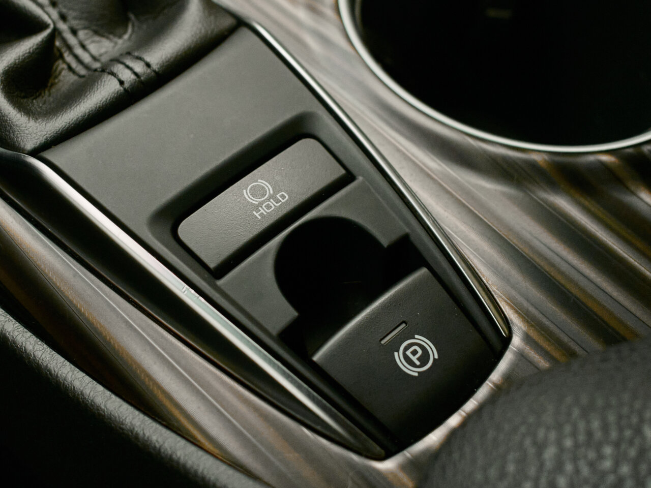 Купить Toyota Camry 2.5 AT (181 л.с.), 2021 в Екатеренбурге