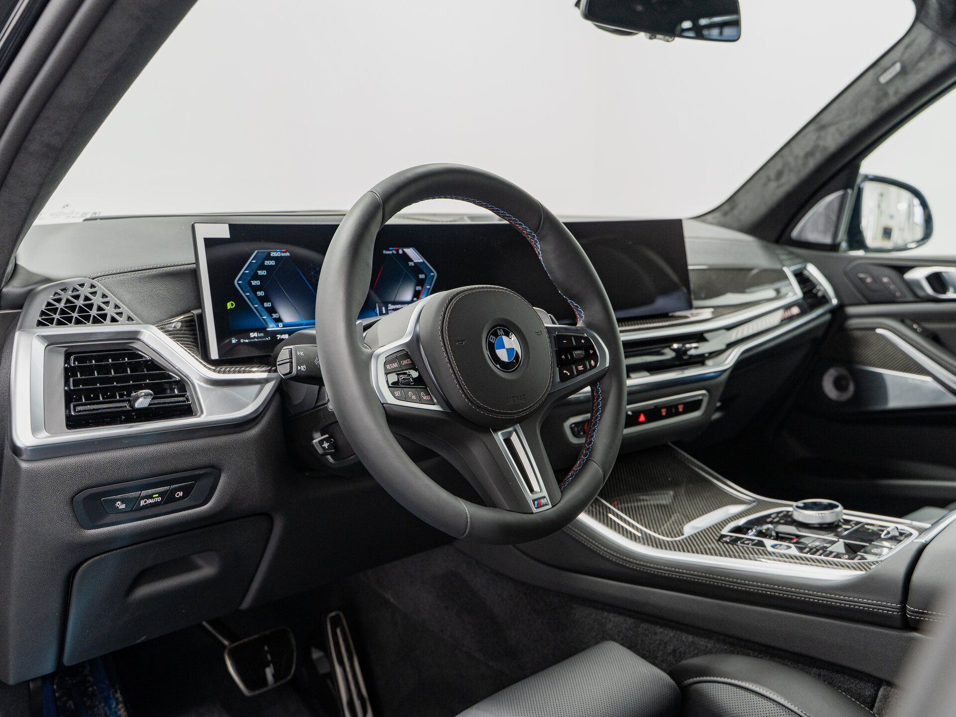Автомобиль BMW X5 M60i 4.4 AT (530 л.с.) 4WD - 16