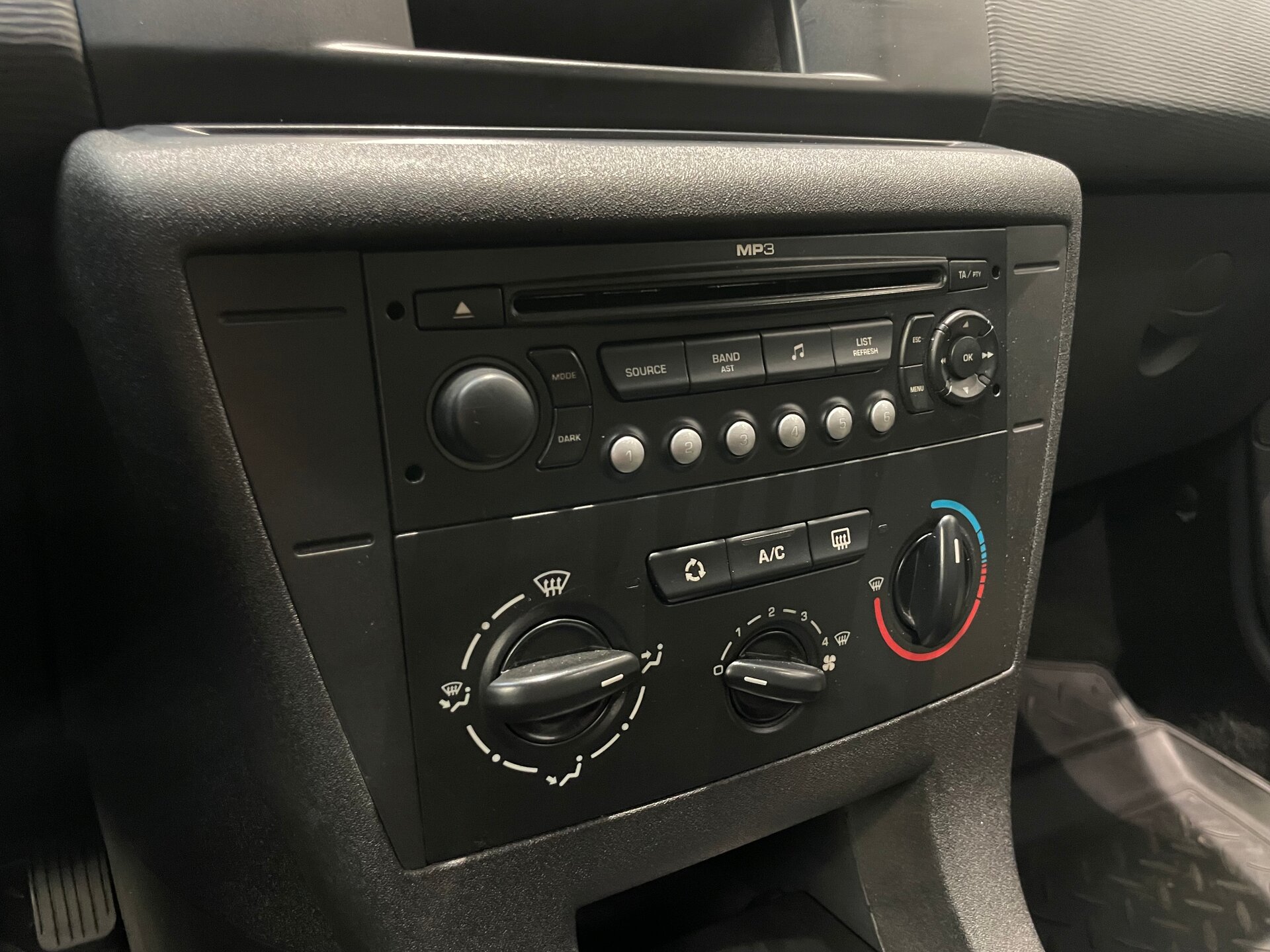Автомобиль Citroen C4 1.6 MT (109 л.с.) - 18