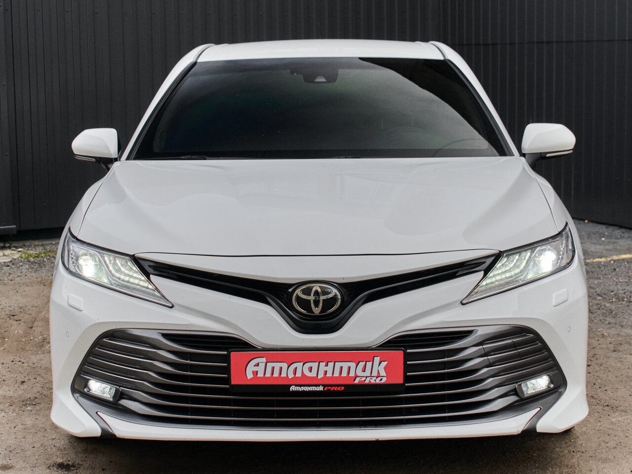Купить Toyota Camry 2.5 AT (181 л.с.), 2021 в Екатеренбурге