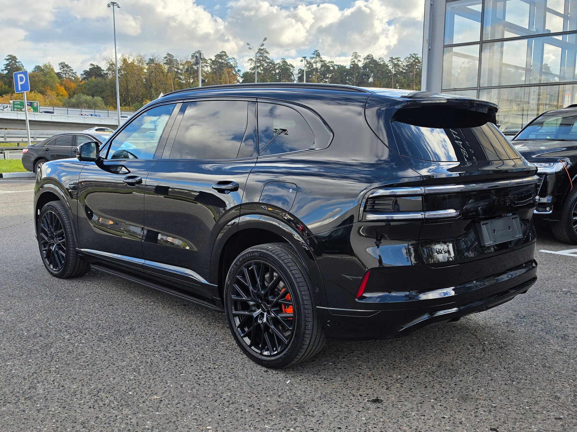 Автомобиль Zeekr 8X 70 kWh 2.0hyb AT (898 л.с.) 4WD - 6
