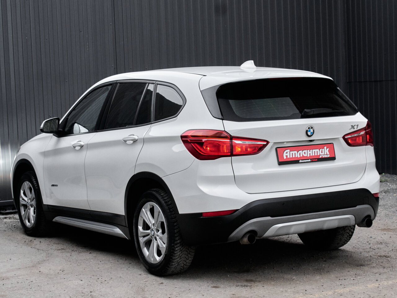 Купить BMW X1 20i xDrive 2.0 AT (192 л.с.) 4WD, 2016 в Екатеренбурге