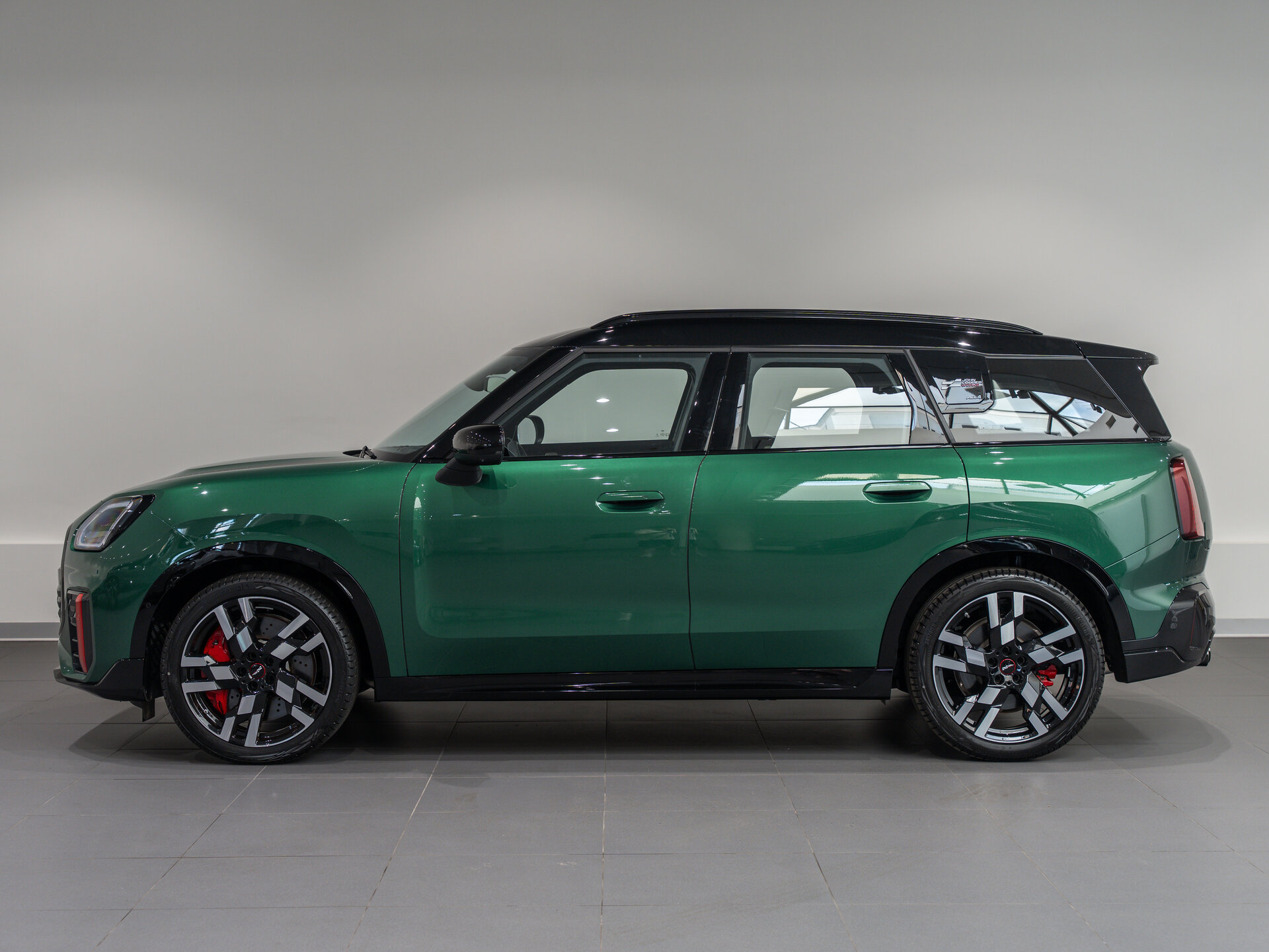 Автомобиль Mini Countryman John Cooper Works 2.0 AMT (300 л.с.) 4WD - 7