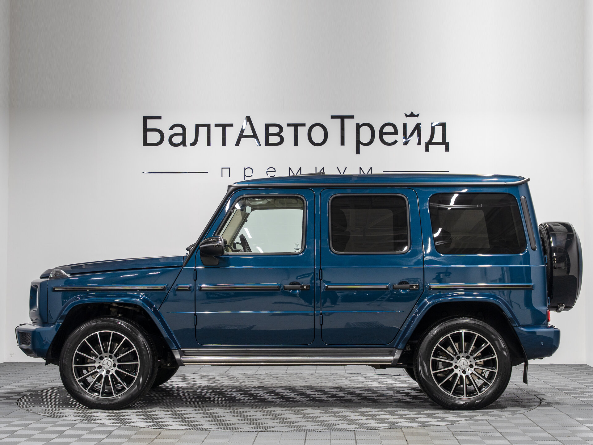 Автомобиль Mercedes-Benz G-Класс 350 d 2.9d AT (249 л.с.) 4WD - 11