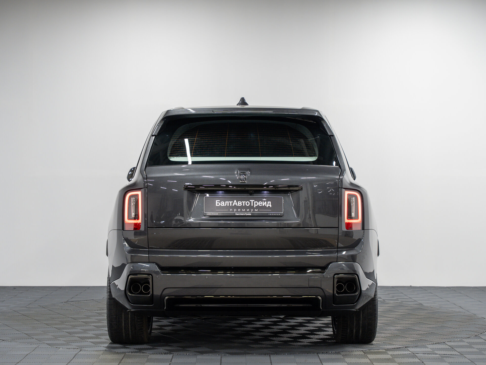 Автомобиль Rolls-Royce Cullinan Black Badge 6.8 AT (600 л.с.) 4WD - 9