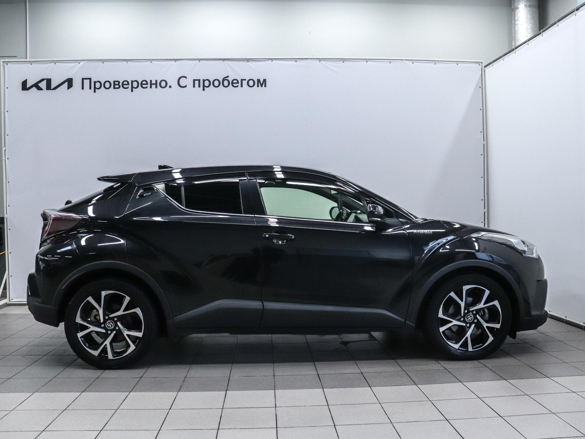 Toyota C-HR 2017 5