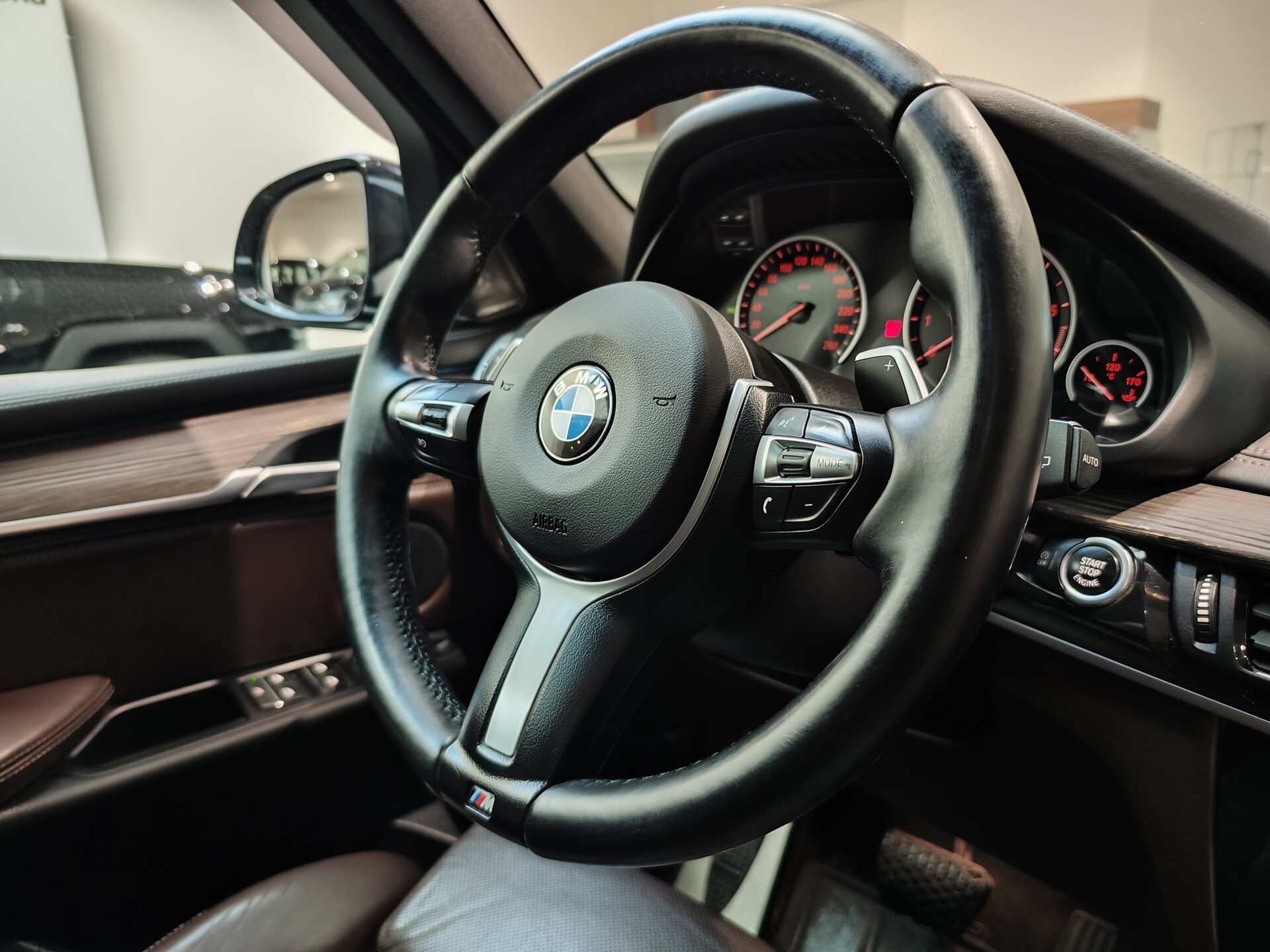 Автомобиль BMW X5 50i 4.4 AT (450 л.с.) 4WD - 16
