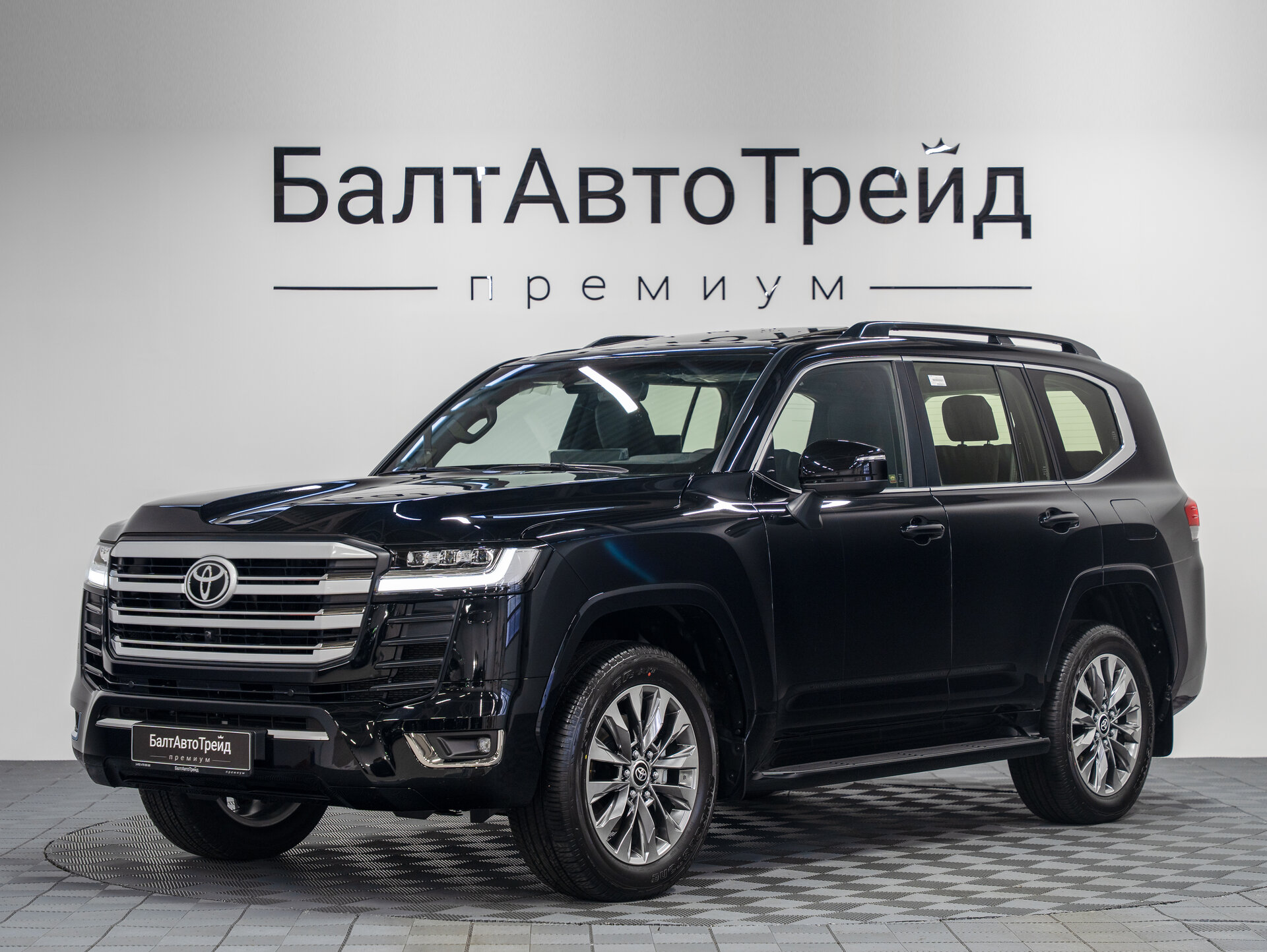 Автомобиль Toyota Land Cruiser 3.4 AT (415 л.с.) 4WD - 1