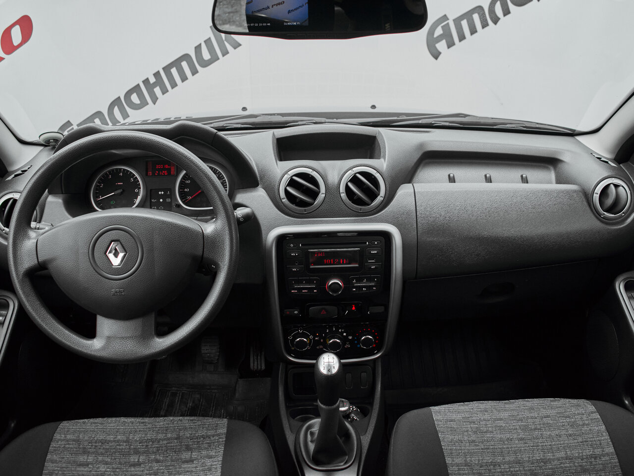 Купить Renault Duster 1.6 MT (102 л.с.), 2014 в Екатеренбурге