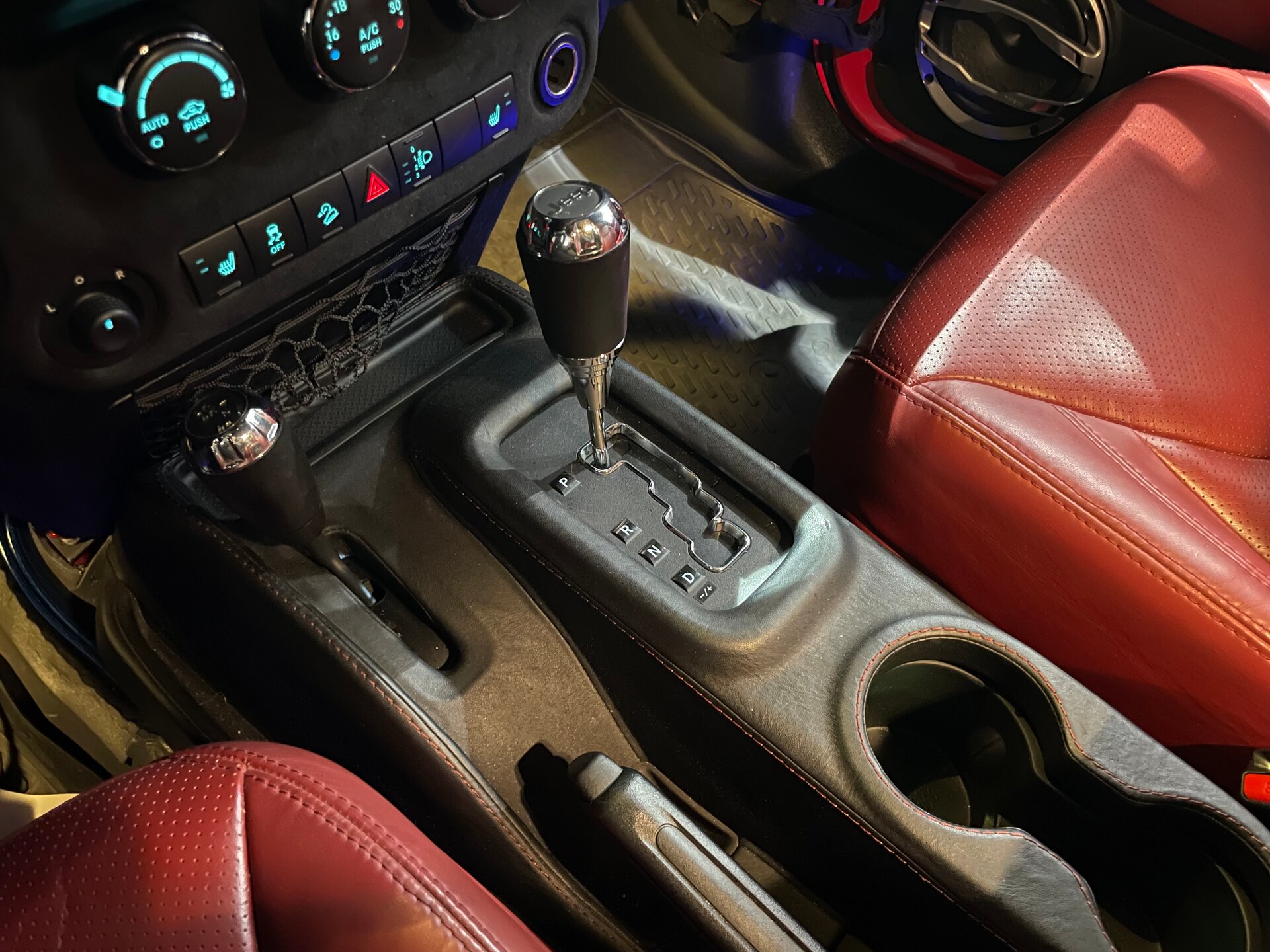 Автомобиль Jeep Wrangler 3.6 AT (284 л.с.) 4WD - 17