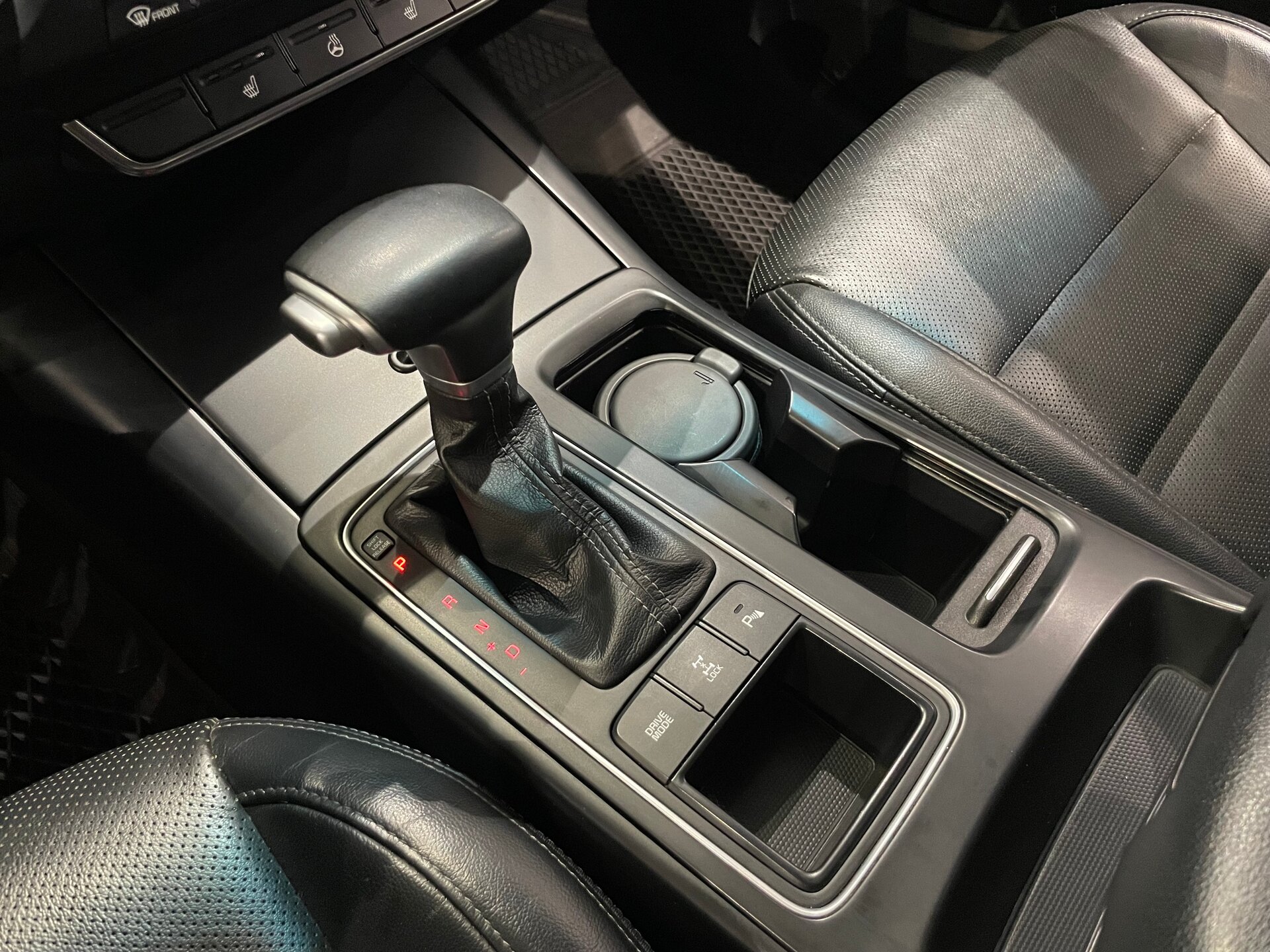 Автомобиль Kia Sorento 2.4 AT (188 л.с.) 4WD - 17