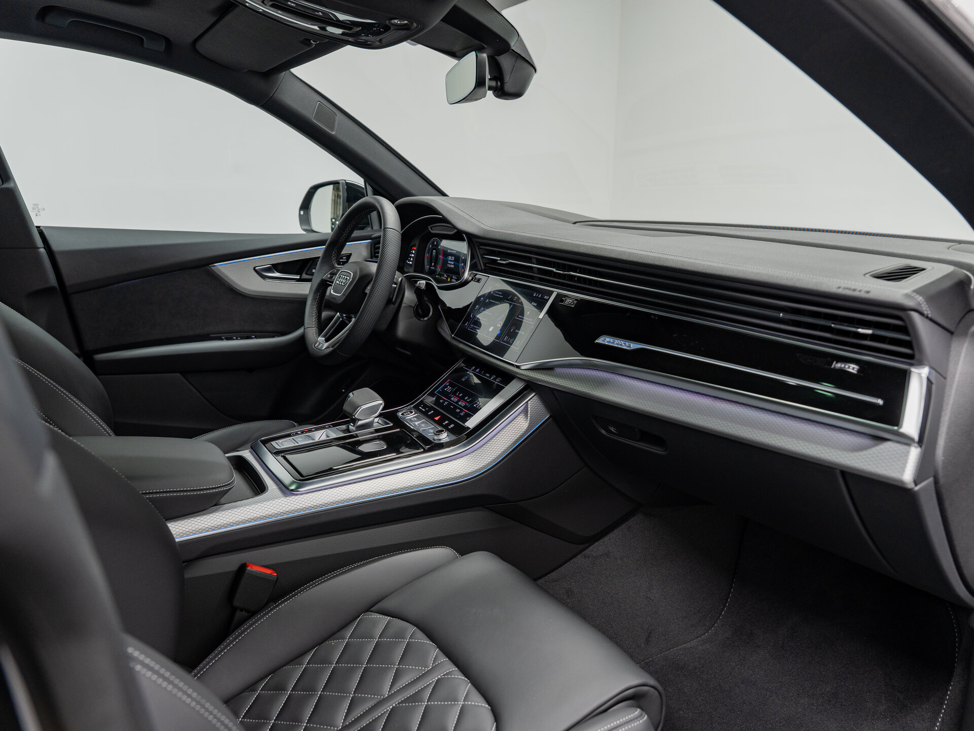 Автомобиль Audi Q8 45 TDI 3.0d AT (231 л.с.) 4WD - 14