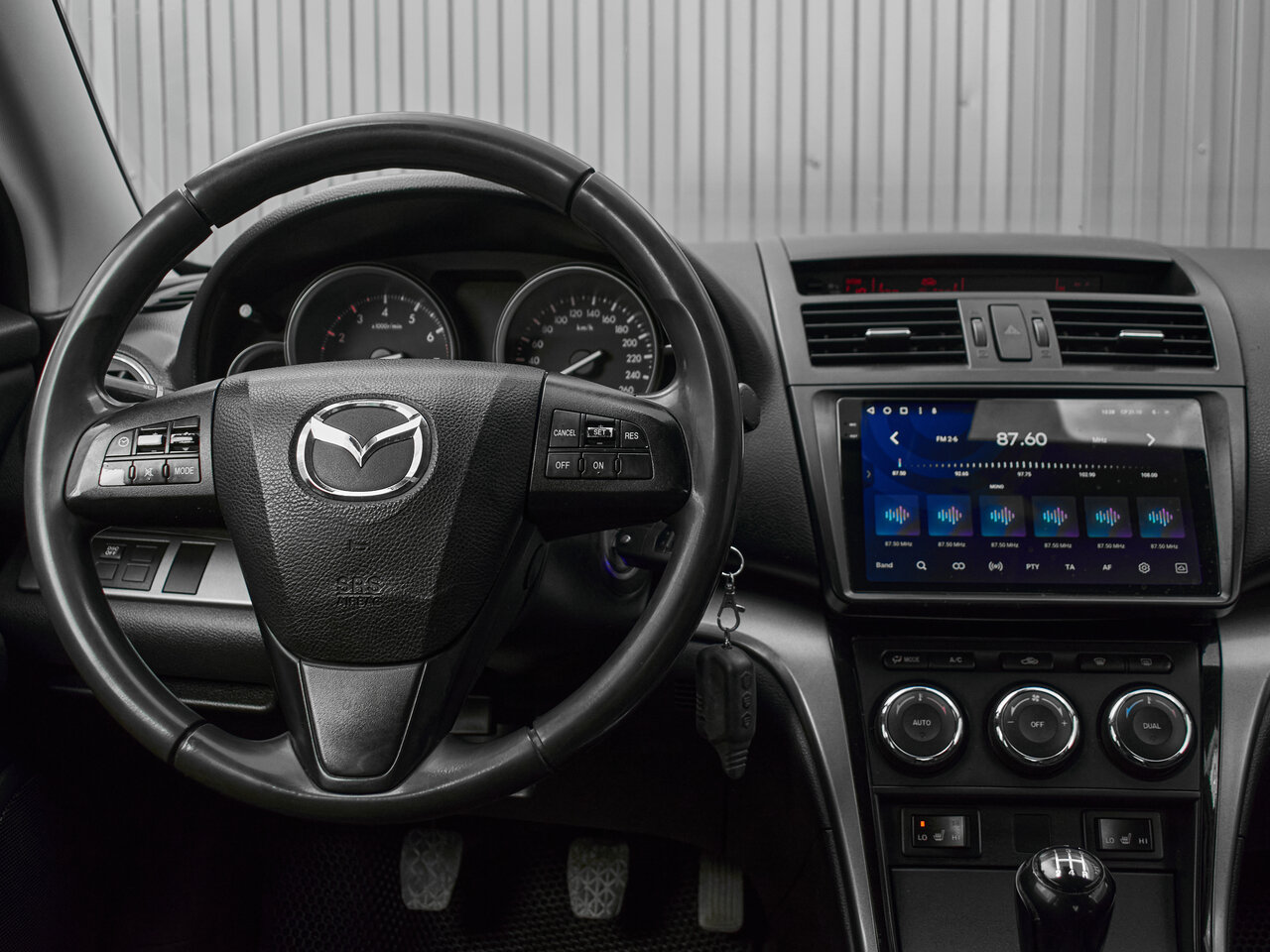 Купить Mazda 6 1.8 MT (120 л.с.), 2011 в Екатеренбурге