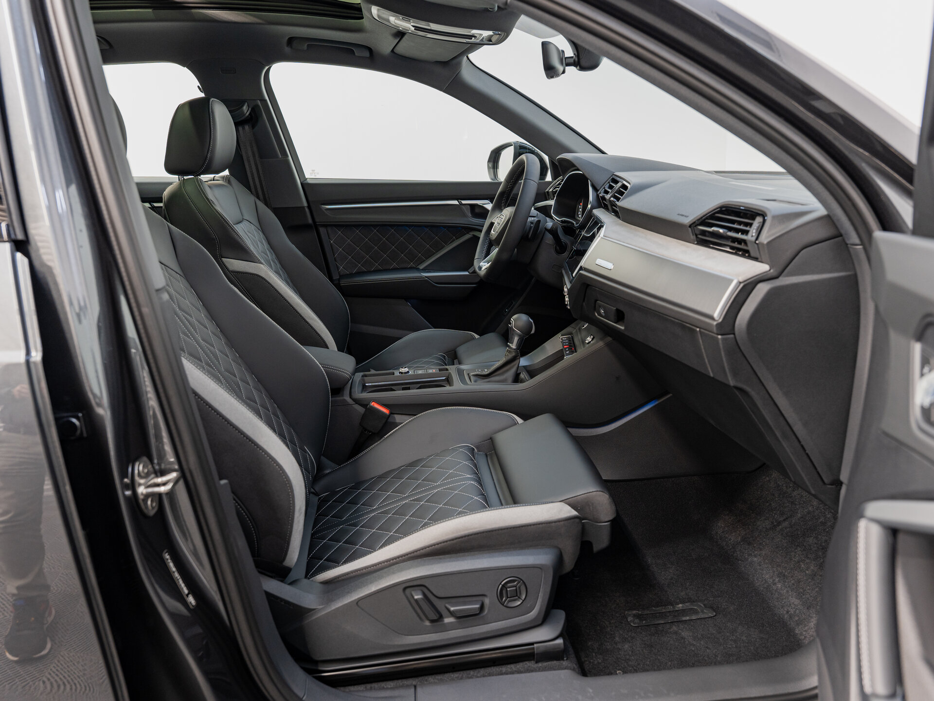 Автомобиль Audi Q3 35 TFSI 1.5 AMT (160 л.с.) - 10