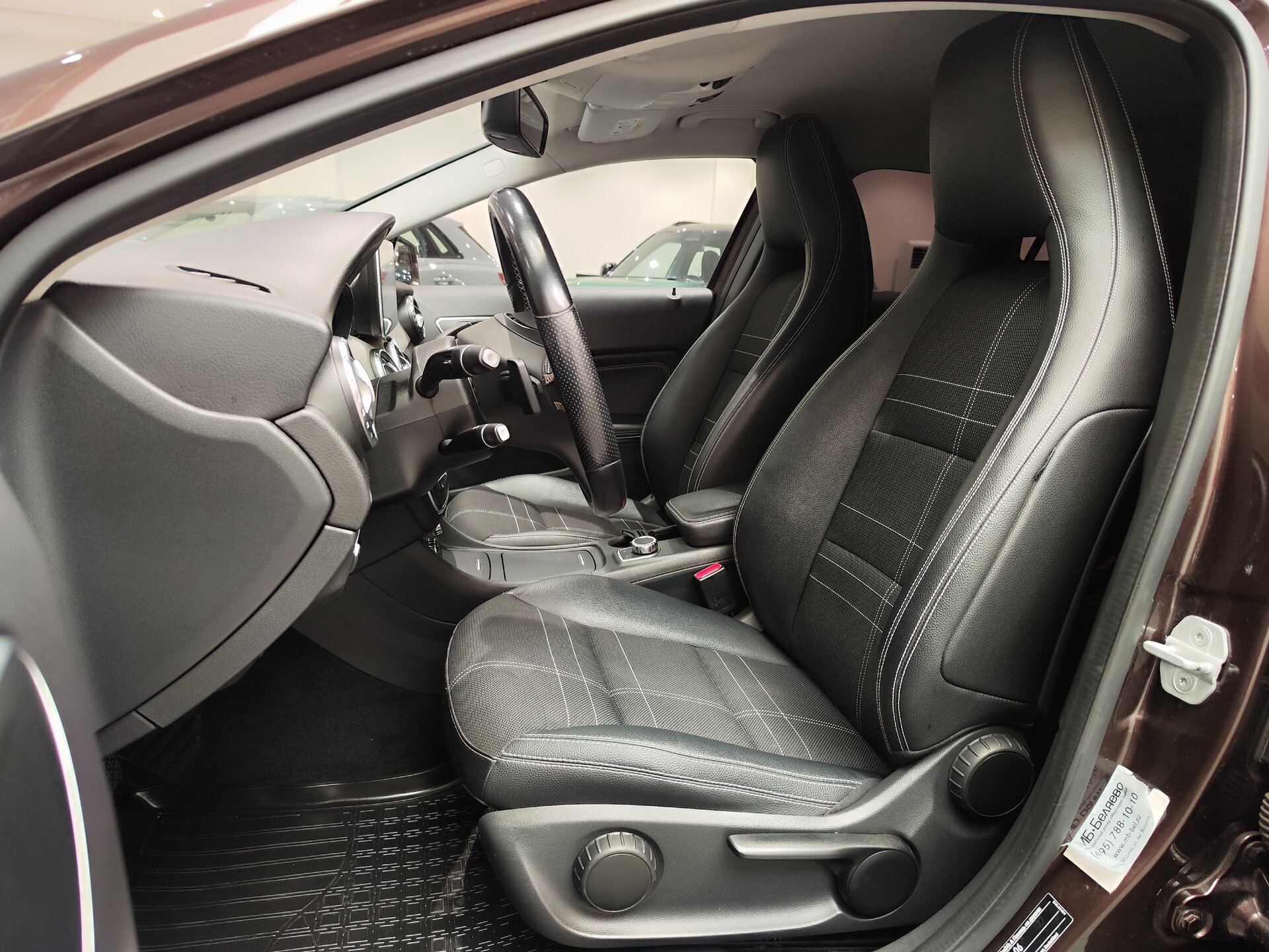 Автомобиль Mercedes-Benz GLA 200 1.6 AMT (156 л.с.) - 8