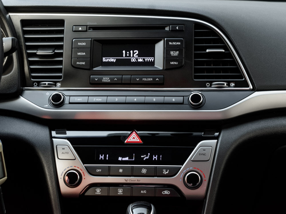 Купить Hyundai Elantra 1.6 AT (128 л.с.), 2017 в Екатеренбурге