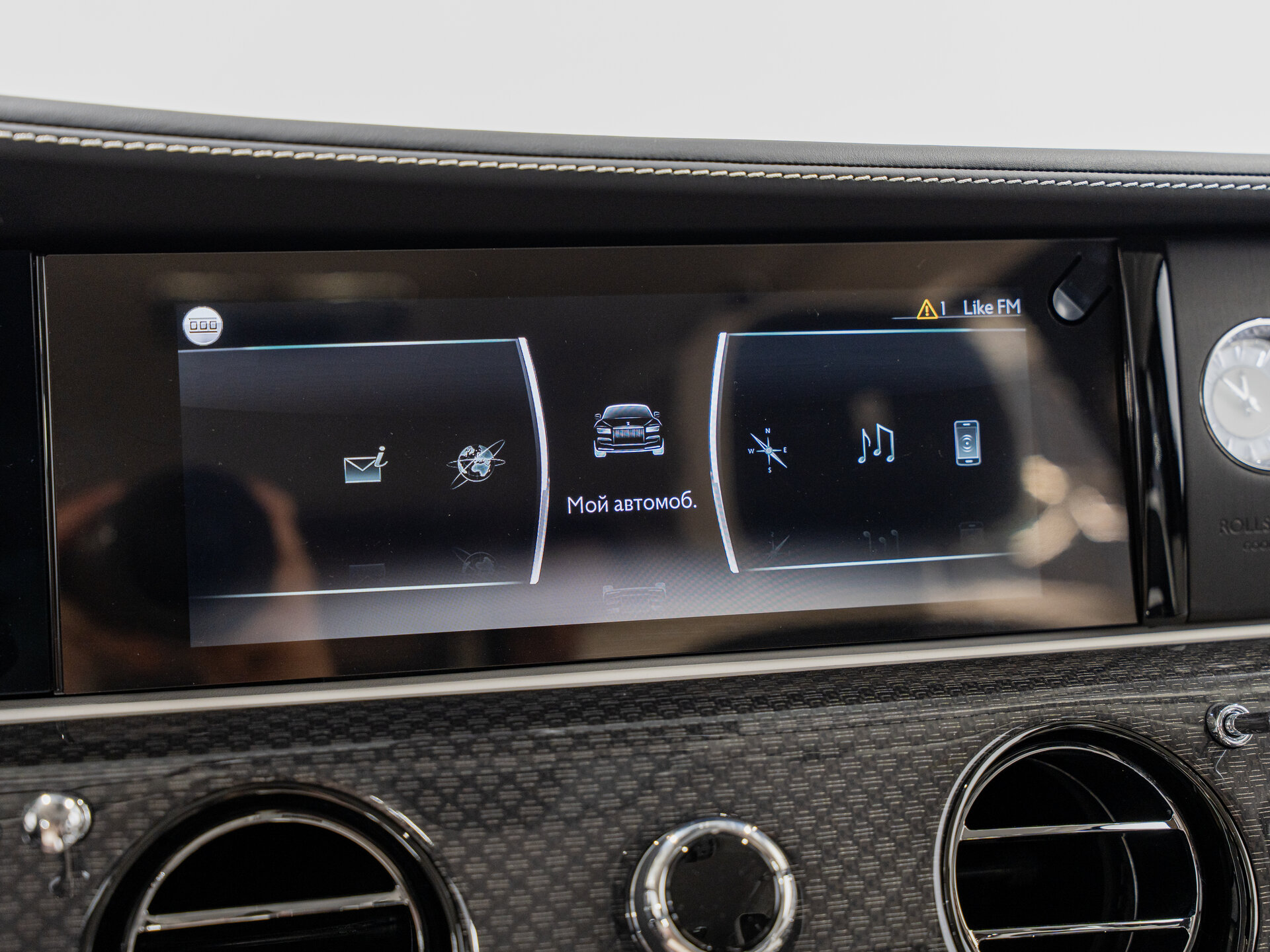 Автомобиль Rolls-Royce Ghost Black Badge 6.8 AT (600 л.с.) 4WD - 20