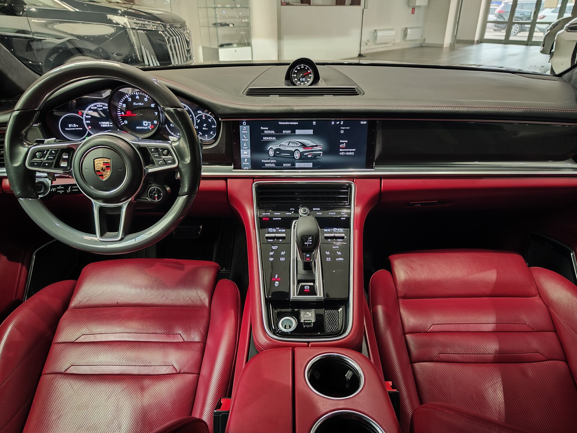 Автомобиль Porsche Panamera Turbo 4.0 AMT (550 л.с.) 4WD - 18