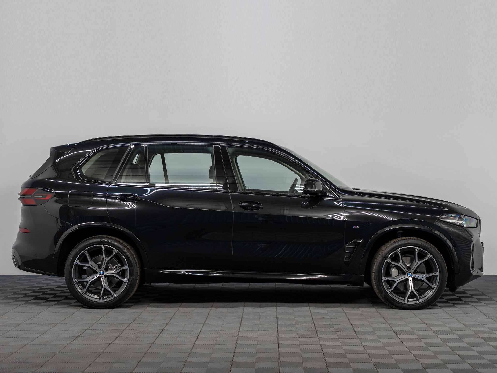 Автомобиль BMW X5 30Li 2.0 AT (258 л.с.) 4WD - 7