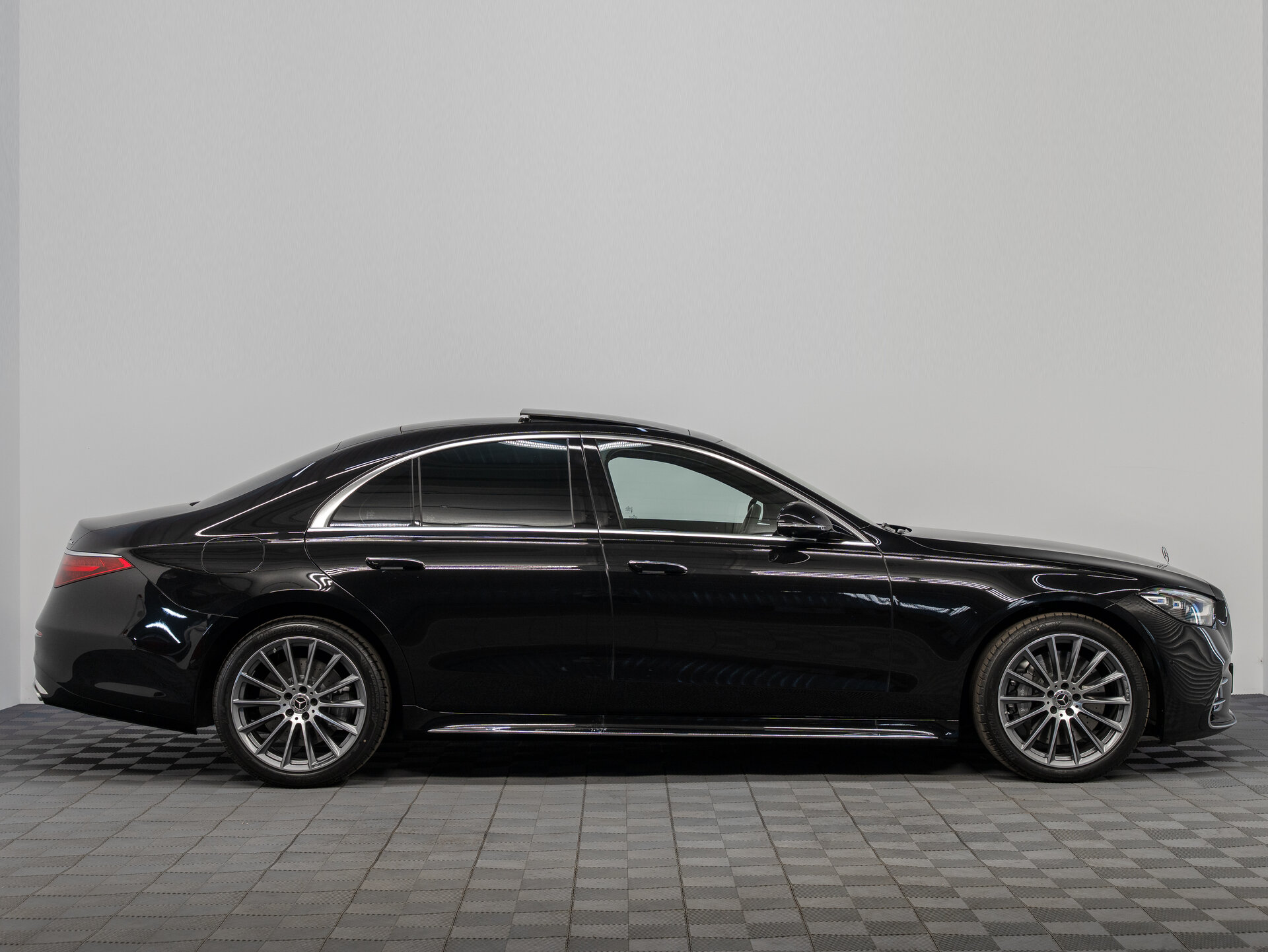 Автомобиль Mercedes-Benz S-Класс 450 4MATIC 3.0 AT (381 л.с.) 4WD - 7