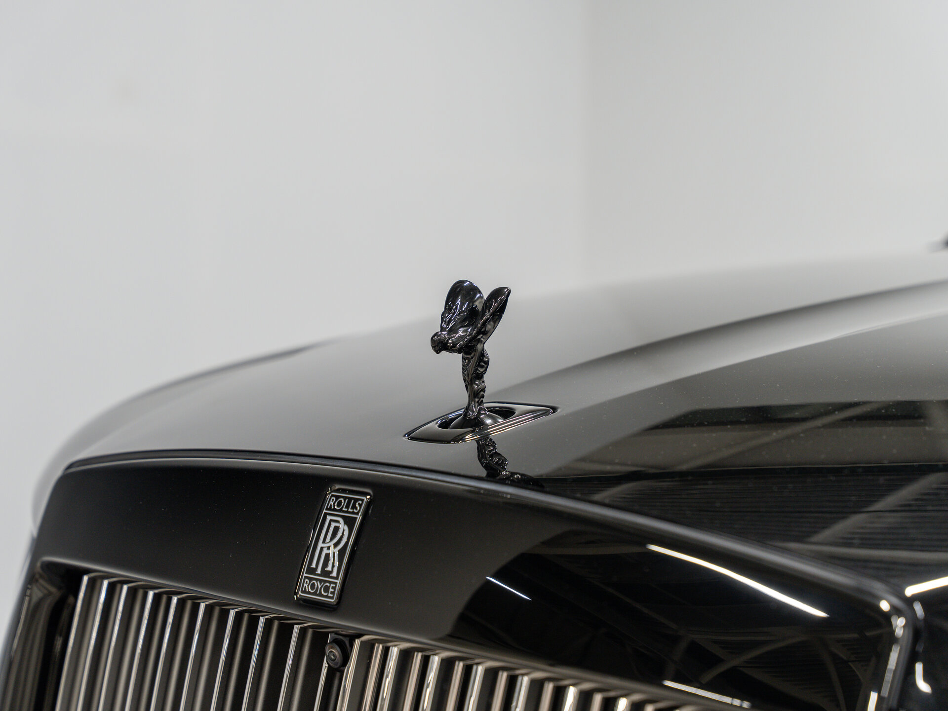 Автомобиль Rolls-Royce Ghost Black Badge 6.8 AT (600 л.с.) 4WD - 2