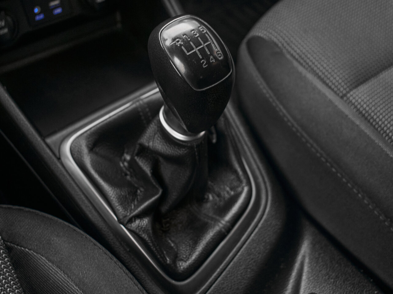 Купить Hyundai Solaris 1.6 MT (123 л.с.), 2017 в Екатеренбурге