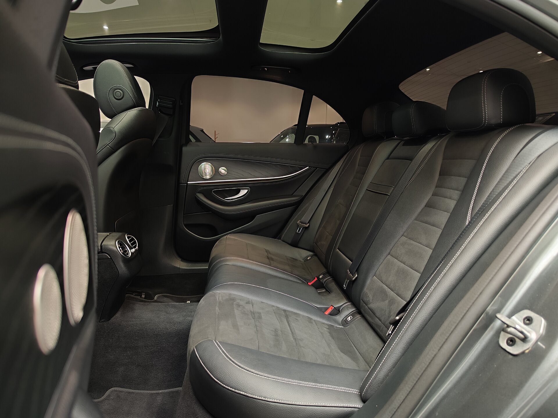 Автомобиль Mercedes-Benz E-Класс 350 d 2.9d AT (249 л.с.) 4WD - 9