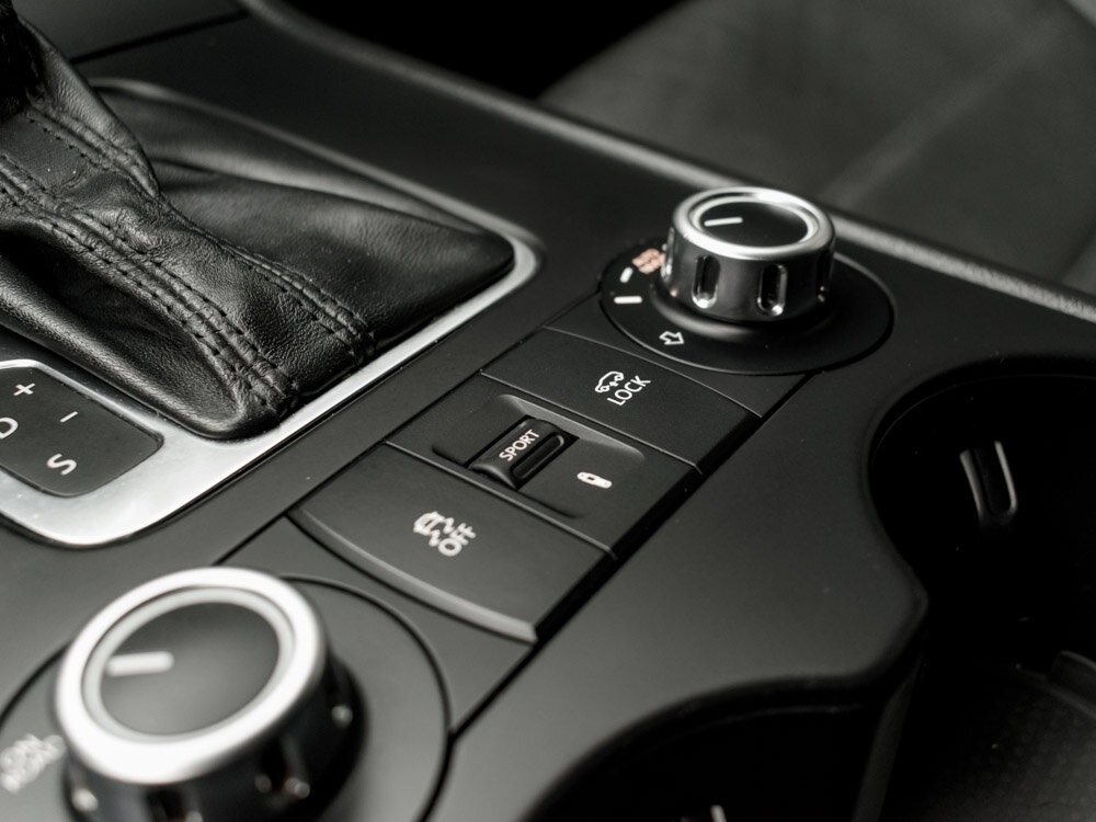 Купить Volkswagen Touareg 3.6 AT (249 л.с.) 4WD, 2012 в Екатеренбурге