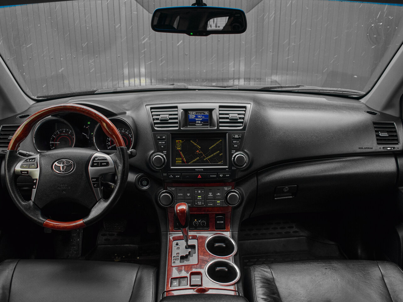 Купить Toyota Highlander 3.5 AT (273 л.с.) 4WD, 2013 в Екатеренбурге