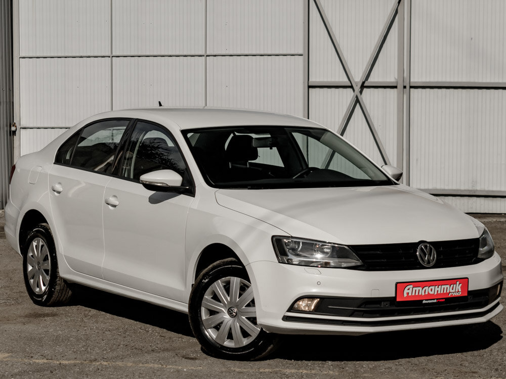Купить Volkswagen Jetta 1.6 AT (110 л.с.), 2016 в Екатеренбурге