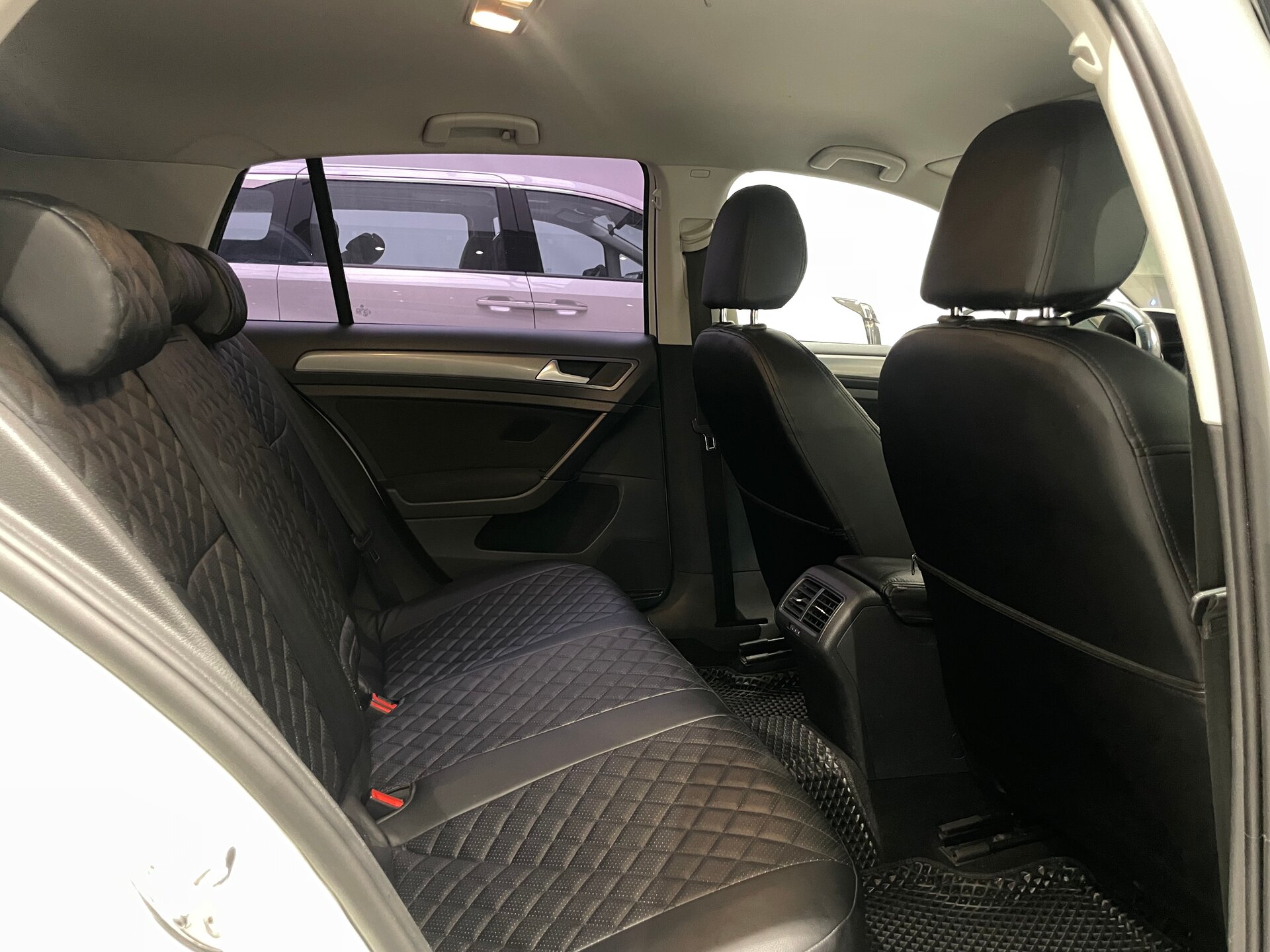 Автомобиль Volkswagen Golf 1.4 AMT (122 л.с.) - 10