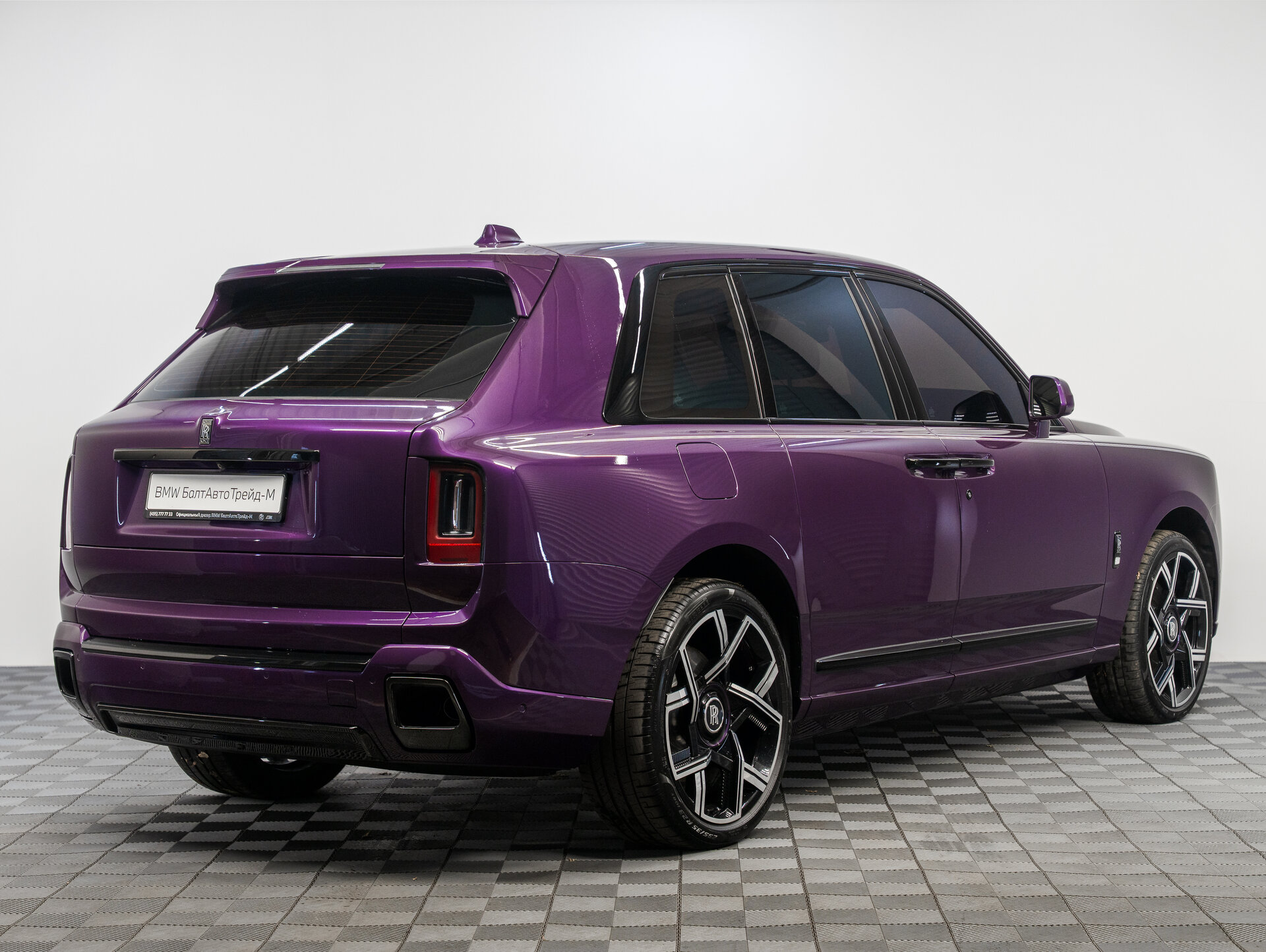 Автомобиль Rolls-Royce Cullinan Black Badge 6.8 AT (600 л.с.) 4WD - 2