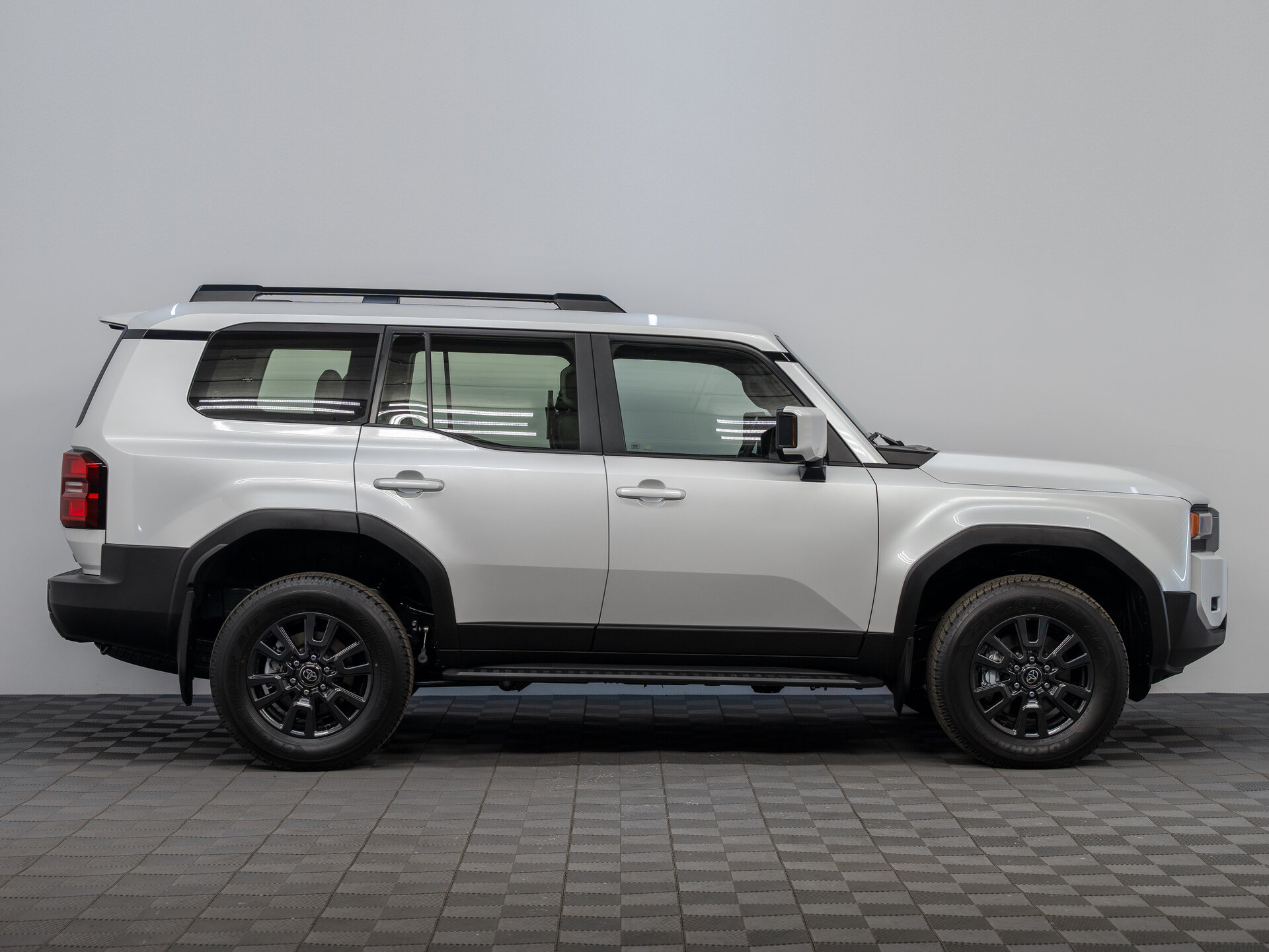 Автомобиль Toyota Land Cruiser Prado 2.8d AT (204 л.с.) 4WD - 4