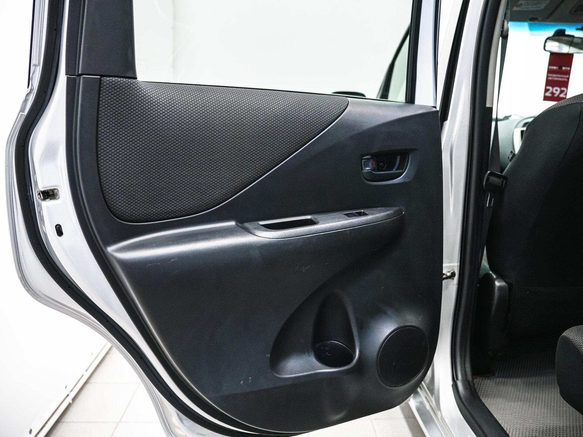 Toyota Ractis 2010 21