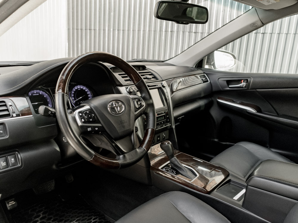 Купить Toyota Camry 3.5 AT (249 л.с.), 2017 в Екатеренбурге