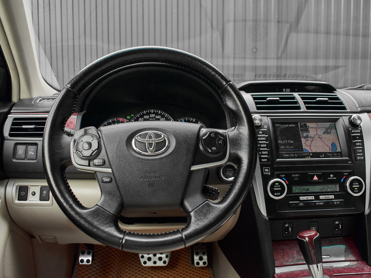 Купить Toyota Camry 3.5 AT (249 л.с.), 2014 в Екатеренбурге