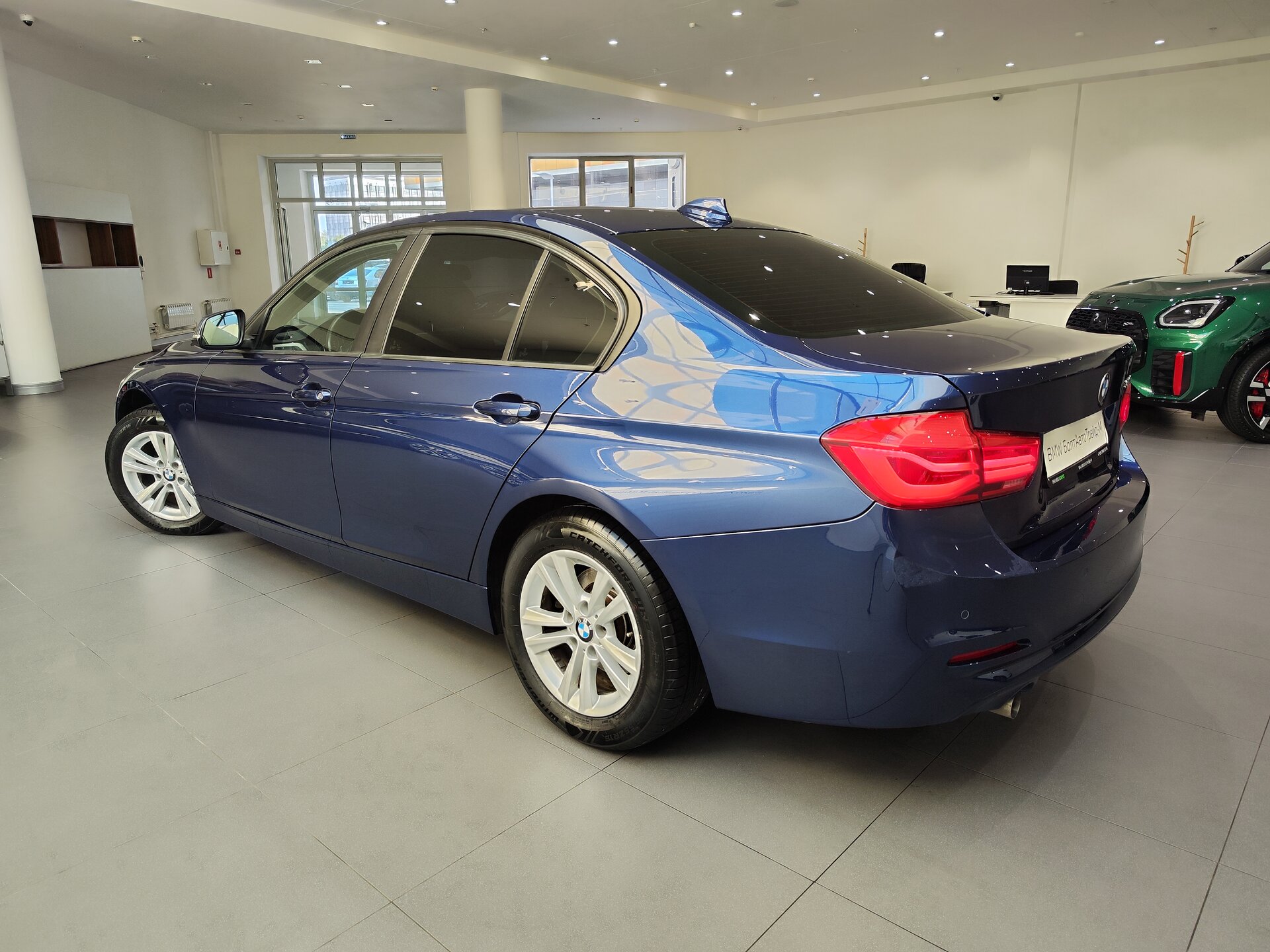 Автомобиль BMW 3 серии 318i 1.5 AT (136 л.с.) - 4