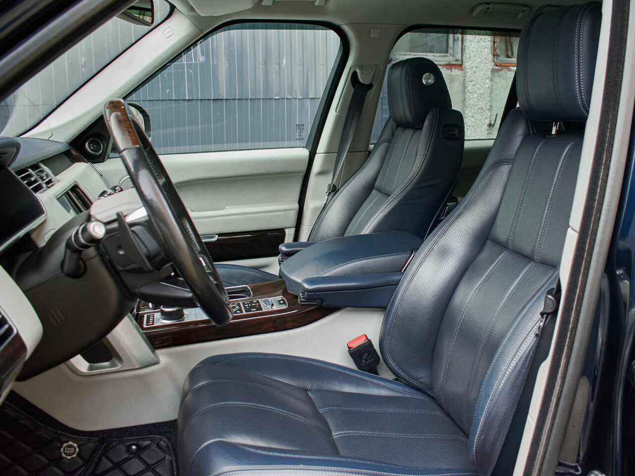 Купить Land Rover Range Rover 5.0 AT (510 л.с.) 4WD, 2013 в Екатеренбурге