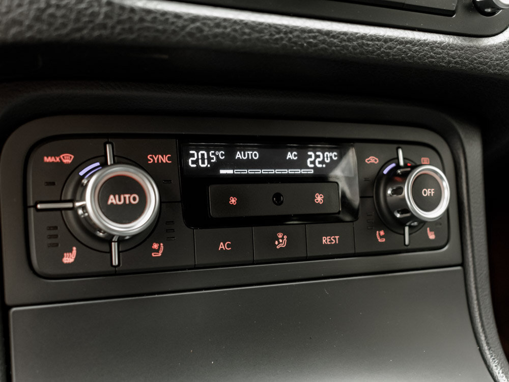 Купить Volkswagen Touareg 3.6 AT (249 л.с.) 4WD, 2012 в Екатеренбурге