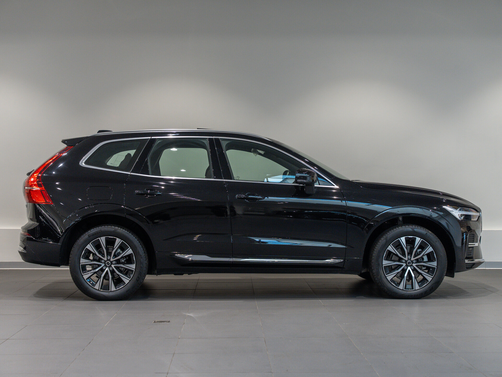 Автомобиль Volvo XC60 2.0 AT (250 л.с.) 4WD - 4