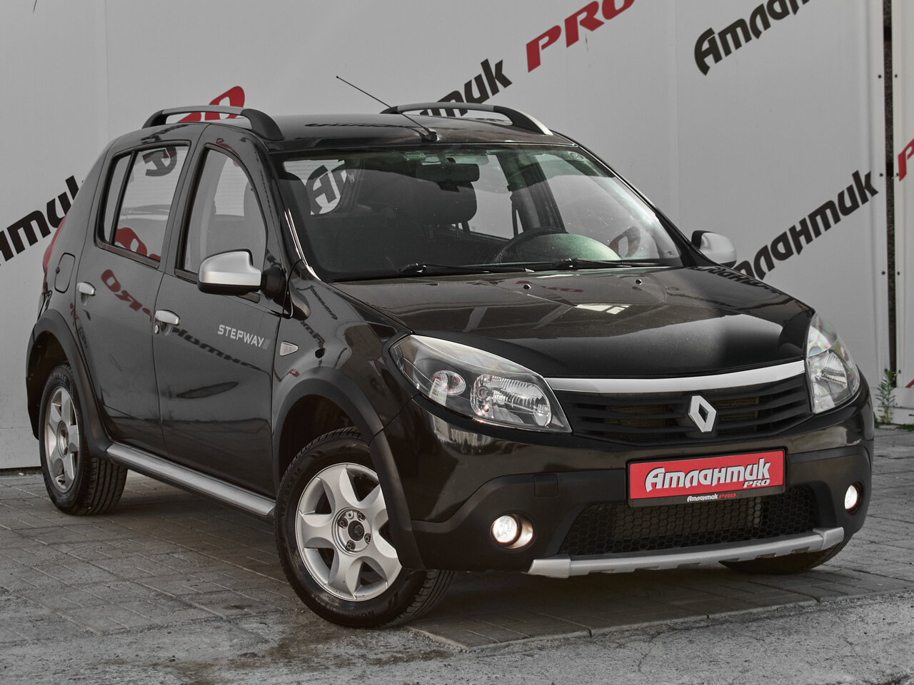 Купить Renault Sandero Stepway 1.6 MT (84 л.с.), 2012 в Екатеренбурге