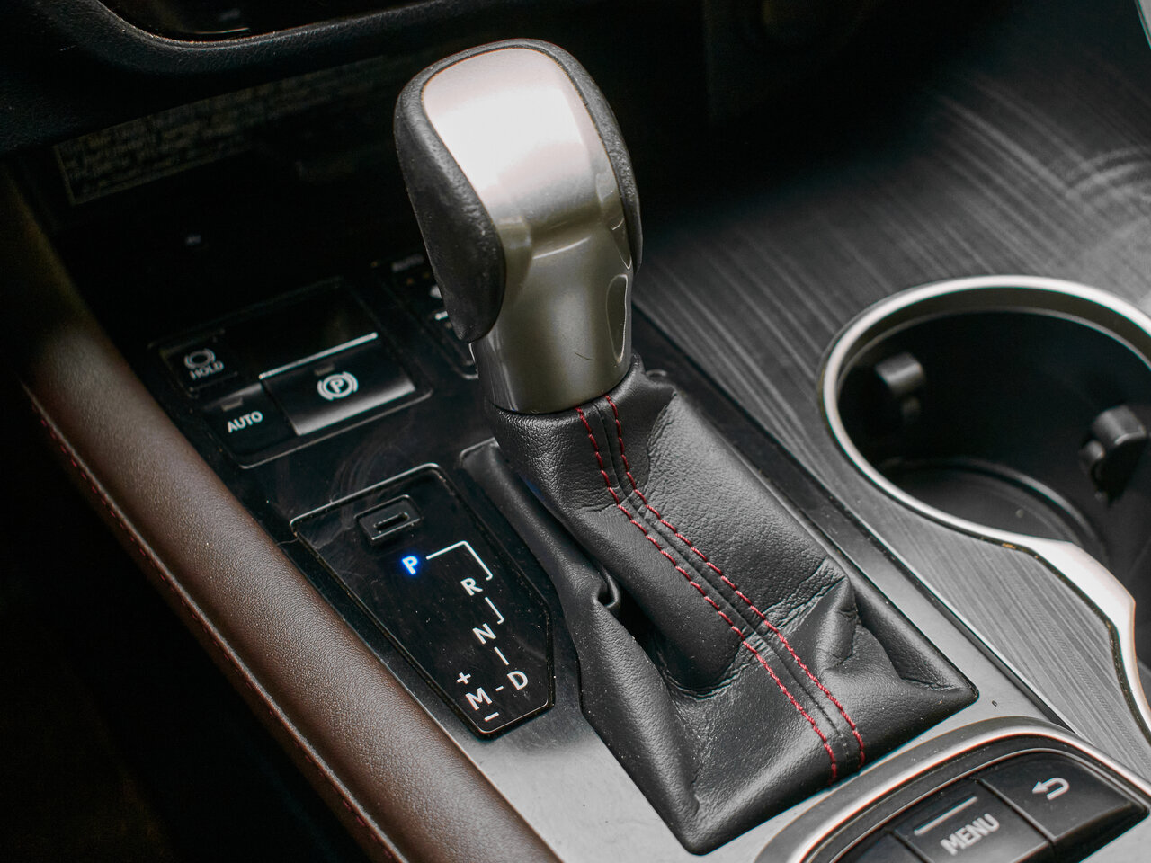 Купить Lexus RX 200t 2.0 AT (238 л.с.) 4WD, 2018 в Екатеренбурге