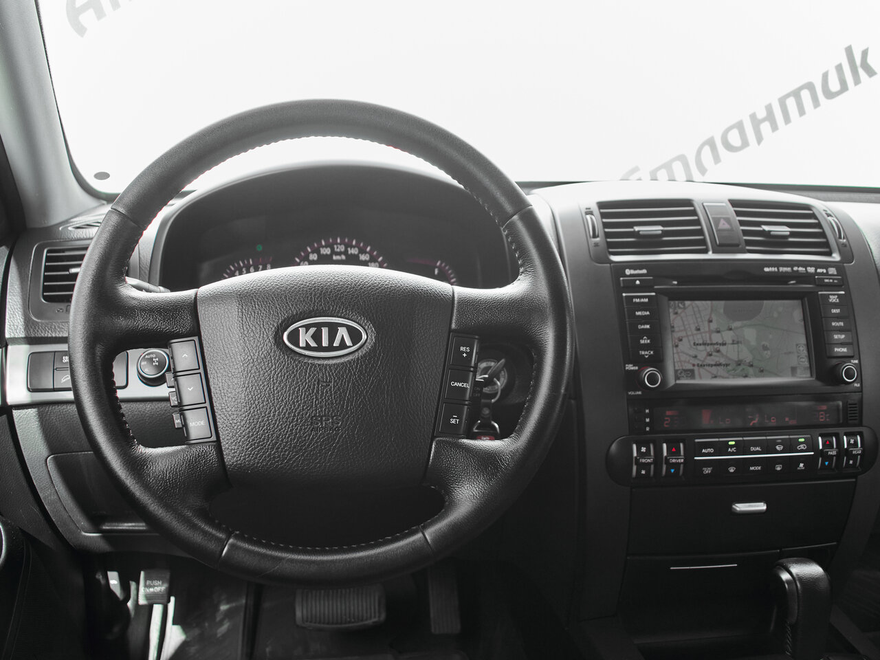 Купить Kia Mohave 3.8 AT (274 л.с.) 4WD, 2009 в Екатеренбурге